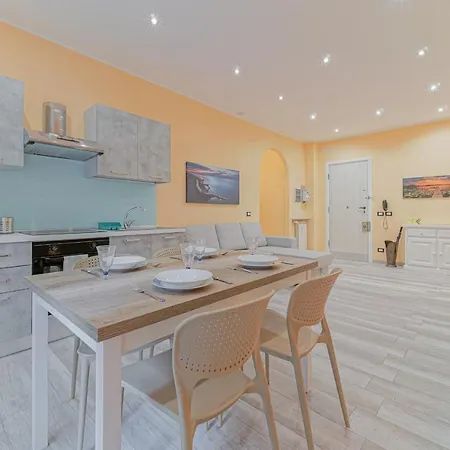 Sturla Elegant Apartment *