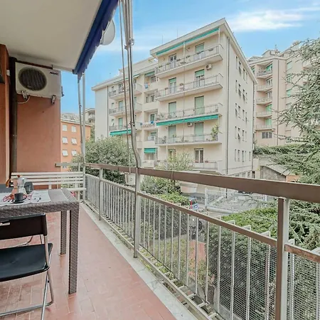 Sturla Elegant Appartement Genua